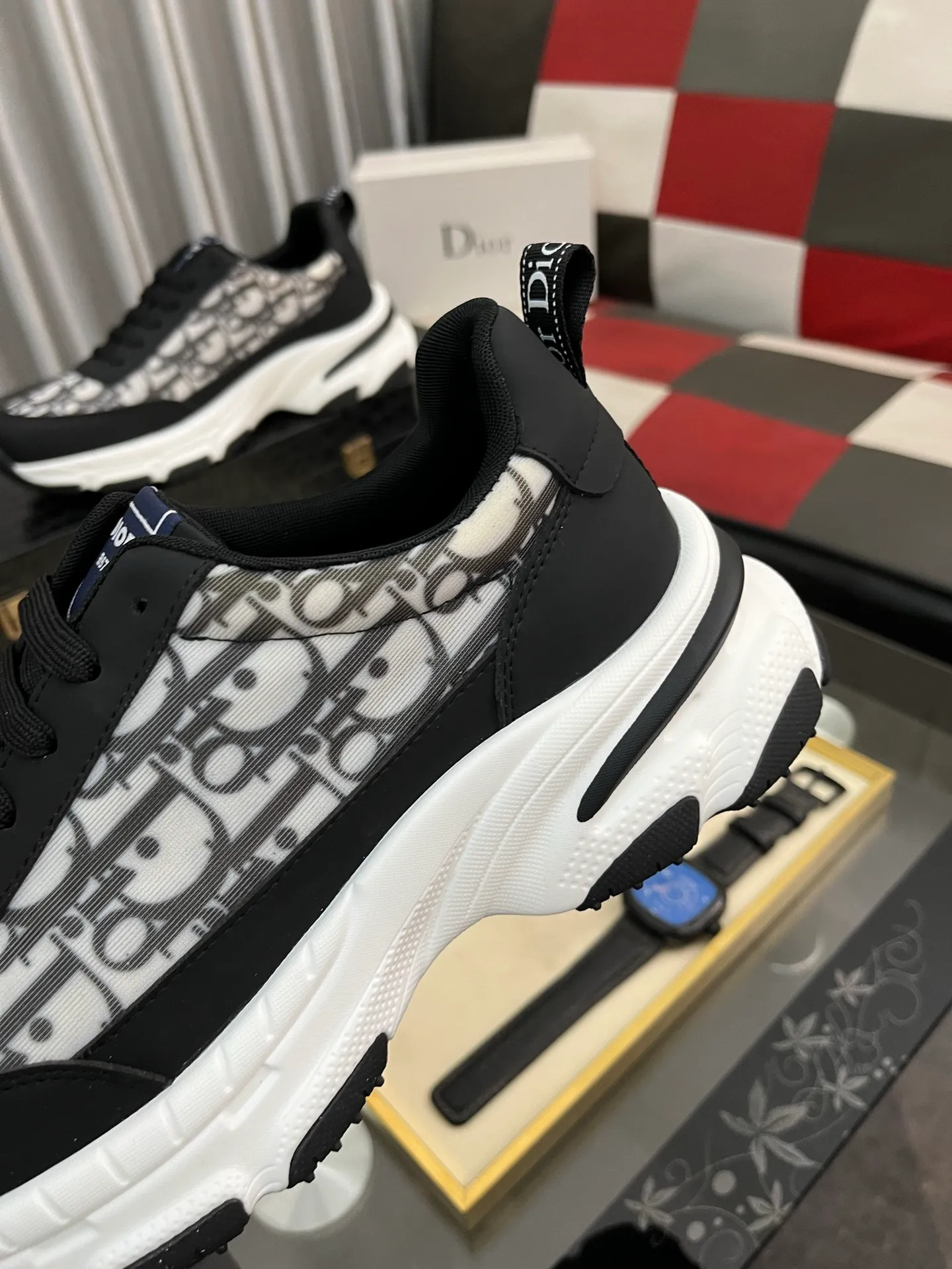 Men's men's shoes 💰458⌚️⌚️[Dior] 25ss new product B01 moral training shoes. The toe size design is a bit wider. The upper foot comfort is perfect. The threads are beautiful. Perfectly adaptable to trousers. Decorated with various classic details. Ideal for daily styling. Can be matched with various casual items to create exquisite looks. Fabric: top layer cowhide/lining sheepskin TPU original outsole Code number: 38-442️⃣Colors available
